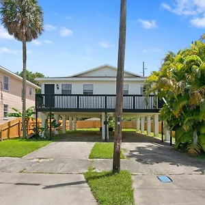https://boho-inspired-apt-in-the-heart-of-tampa-bay.hotelstampa.org